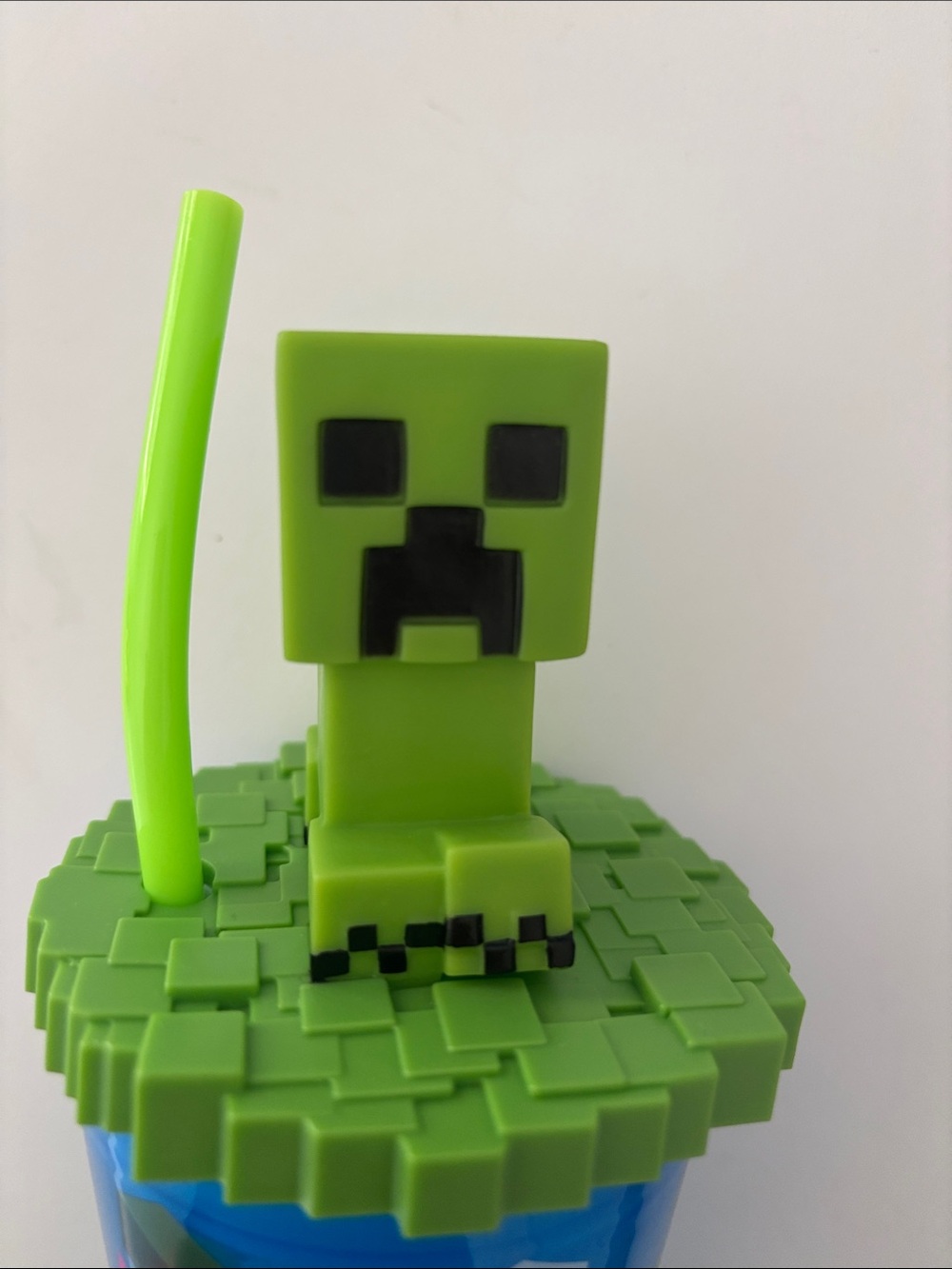 Minecraft cup with straw - Picture 3 of 3